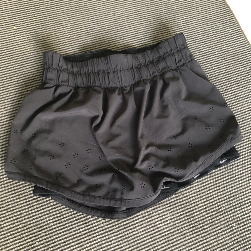 Lululemon skort - size 4 - black